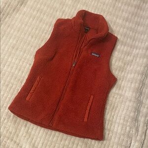 Patagonia Women’s Sherpa Vest medium rust orange